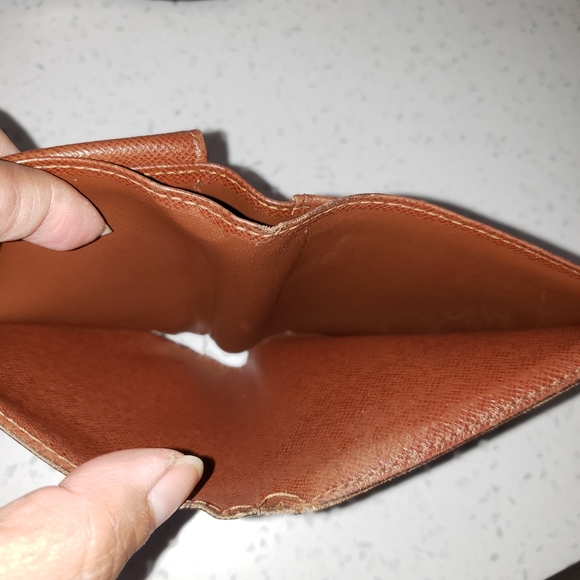 Louis Vuitton Wallet - Picture 11 of 16